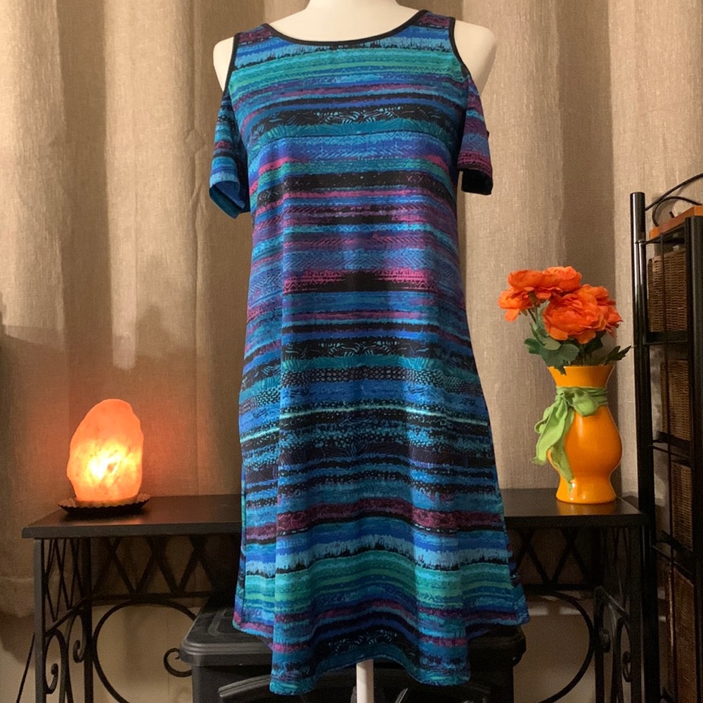 Peek a boo sleeve summer mini dress.